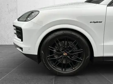 PORSCHE Cayenne E-Hybrid PANO BOSE Sportsitze