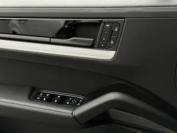PORSCHE Cayenne E-Hybrid PANO BOSE Sportsitze