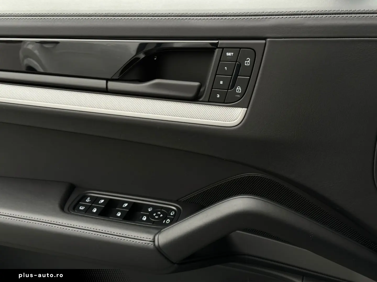 PORSCHE Cayenne E-Hybrid PANO BOSE Sportsitze