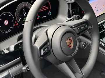 PORSCHE Panamera 4S E-Hybrid PANO Soft-Close Sportsitze