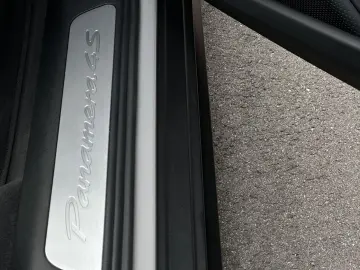 PORSCHE Panamera 4S E-Hybrid PANO Soft-Close Sportsitze