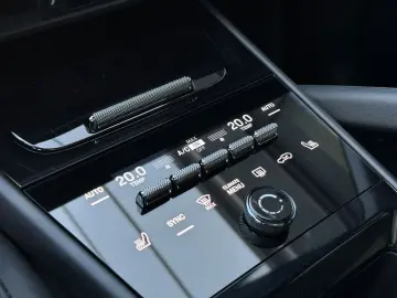 PORSCHE Cayenne E-Hybrid PANO BOSE PASM SHZ V H