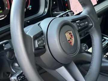 PORSCHE Cayenne E-Hybrid PANO BOSE PASM SHZ V H