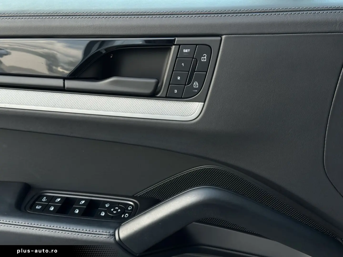 PORSCHE Cayenne E-Hybrid PANO BOSE PASM SHZ V H
