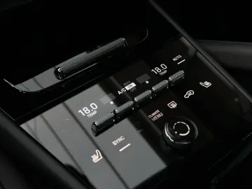 PORSCHE Cayenne E-Hybrid Coupé PASM BOSE SHZ V H