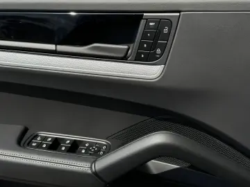PORSCHE Cayenne E-Hybrid Coupé PASM BOSE SHZ V H