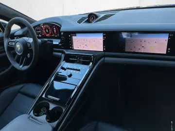 PORSCHE Panamera GTS PANO Soft-Close SHZ V H