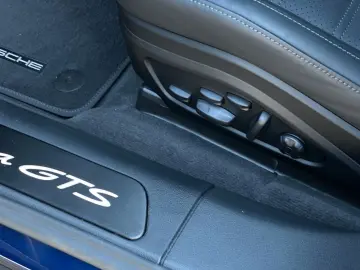PORSCHE Panamera GTS PANO Soft-Close SHZ V H
