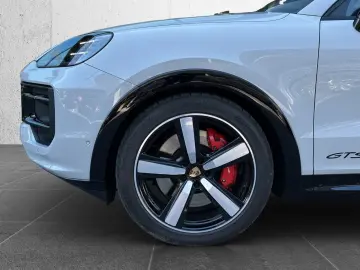 PORSCHE Cayenne GTS PANO Beifahrerdisplay SHZ V H