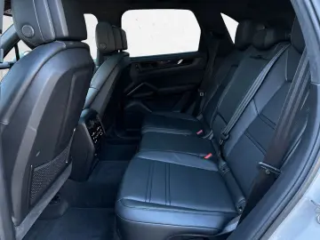 PORSCHE Cayenne GTS PANO Beifahrerdisplay SHZ V H