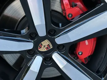 PORSCHE Cayenne GTS PANO Beifahrerdisplay SHZ V H
