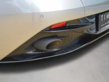 ASTON MARTIN DB12 Coupe