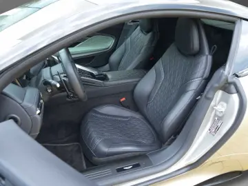 ASTON MARTIN DB12 Coupe