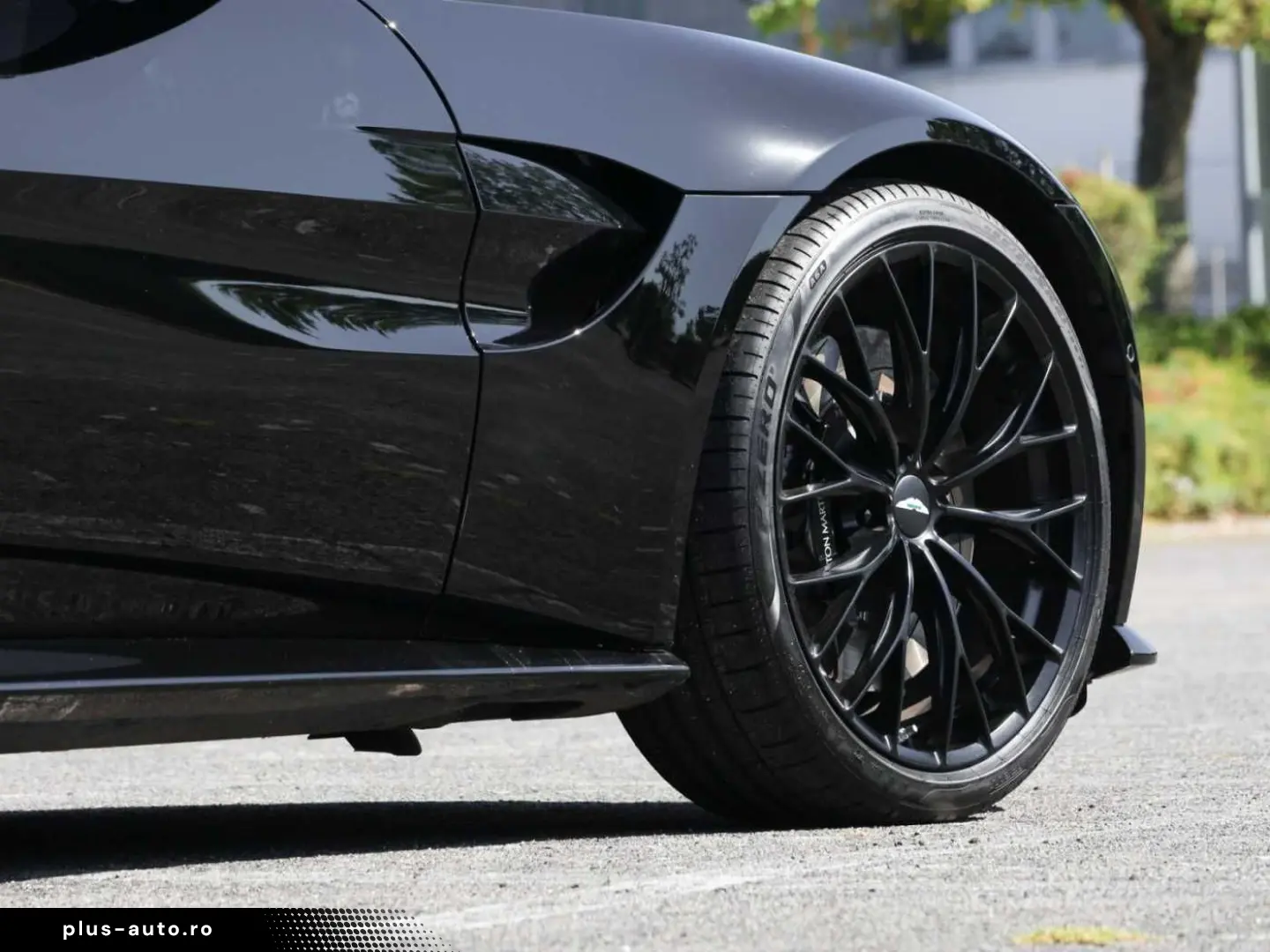 ASTON MARTIN V8 Vantage Coupé