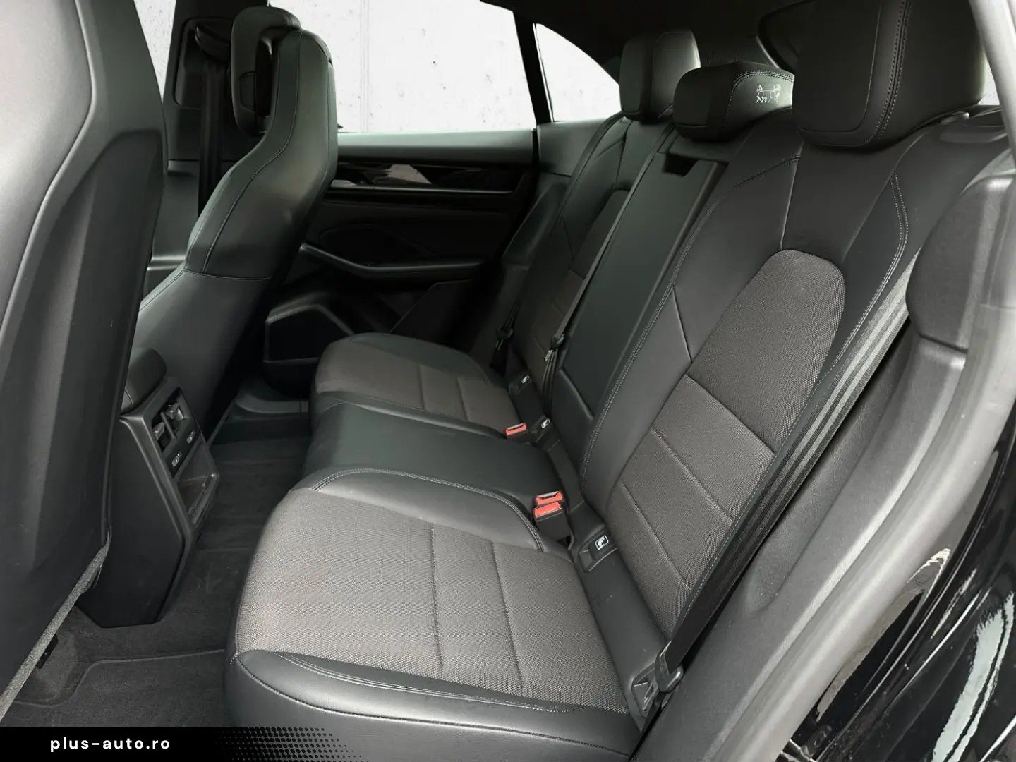 PORSCHE Macan 4 PANO PASM SHZ