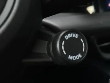 PORSCHE Macan 4 PANO PASM SHZ