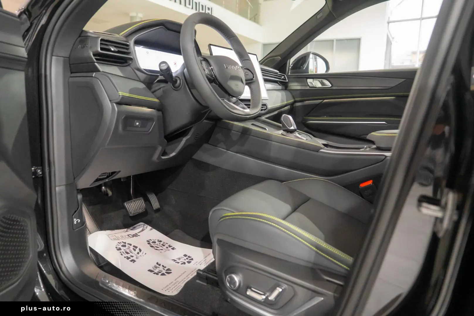 LYNK & CO LYNK & CO 1.5 PHEV A T 7DCT FWD PHEV MY25