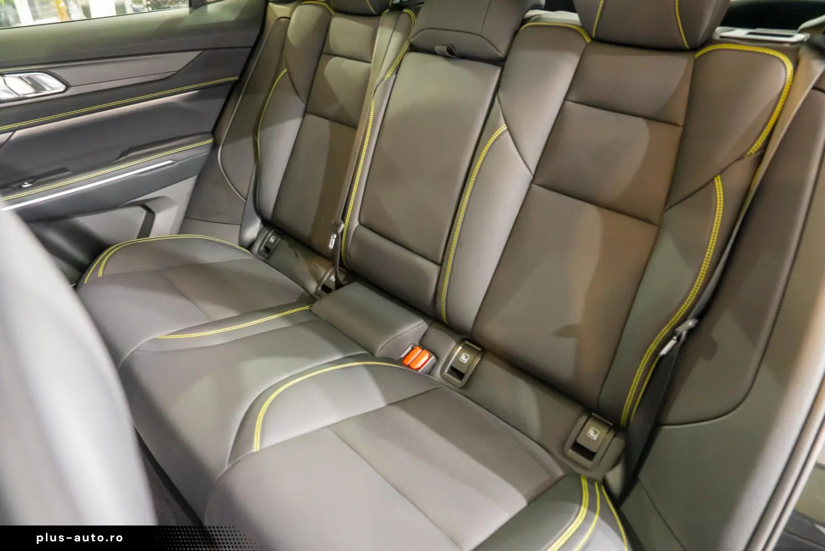 LYNK & CO LYNK & CO 1.5 PHEV A T 7DCT FWD PHEV MY25
