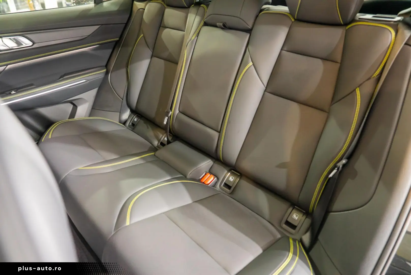 LYNK & CO 01 PHEV MY25