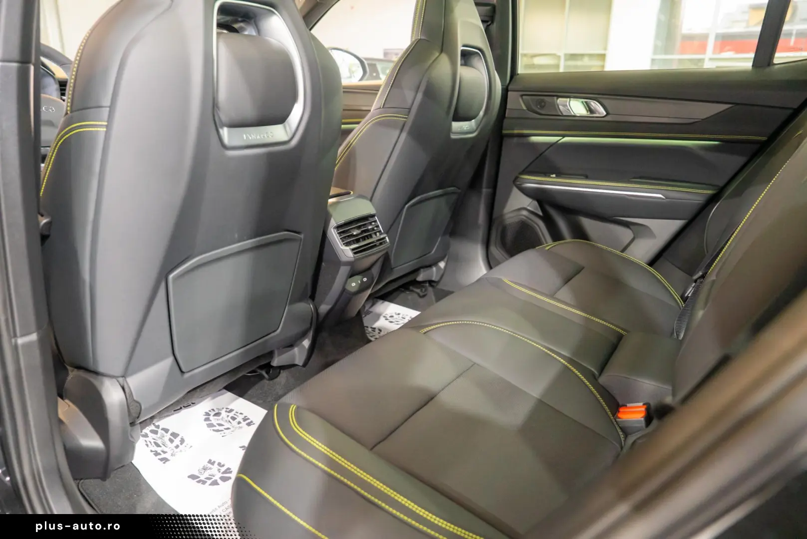 LYNK & CO 01 PHEV MY25
