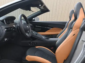 ASTON MARTIN DB12 Volante Dark Chrome Full PPF