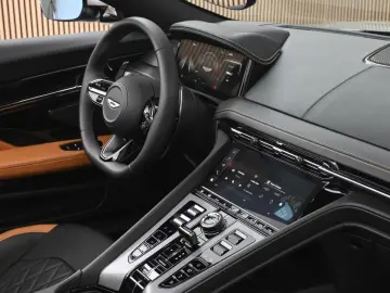 ASTON MARTIN DB12 Volante Dark Chrome Full PPF