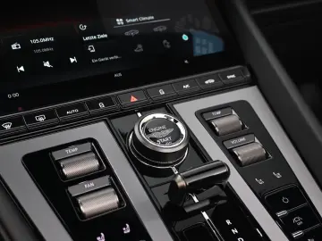 ASTON MARTIN DB12 Volante Dark Chrome Full PPF