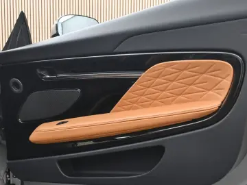 ASTON MARTIN DB12 Volante Dark Chrome Full PPF