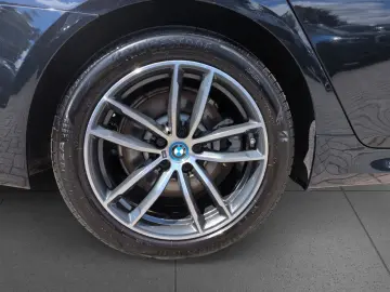 BMW 530e M Sport HuD ACC AHK LCProf Kamera AdapLED