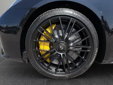 Porsche Panamera Turbo S E-Hybrid   SportDesign schwarz