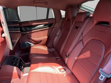 Porsche Panamera Turbo S E-Hybrid   SportDesign schwarz