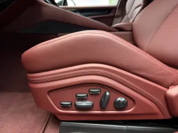 Porsche Panamera Turbo S E-Hybrid   SportDesign schwarz