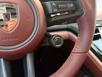 Porsche Panamera Turbo S E-Hybrid   SportDesign schwarz