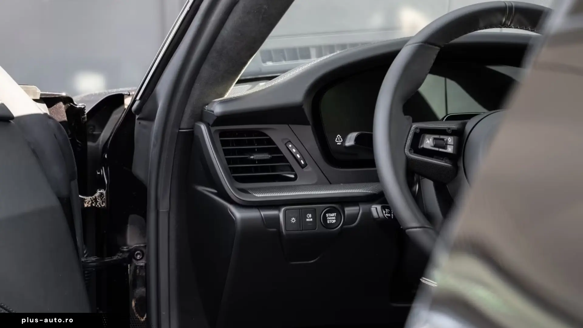 Porsche 992 911 Carrera 4 GTS Liftsystem-VA Sitzbelüftun