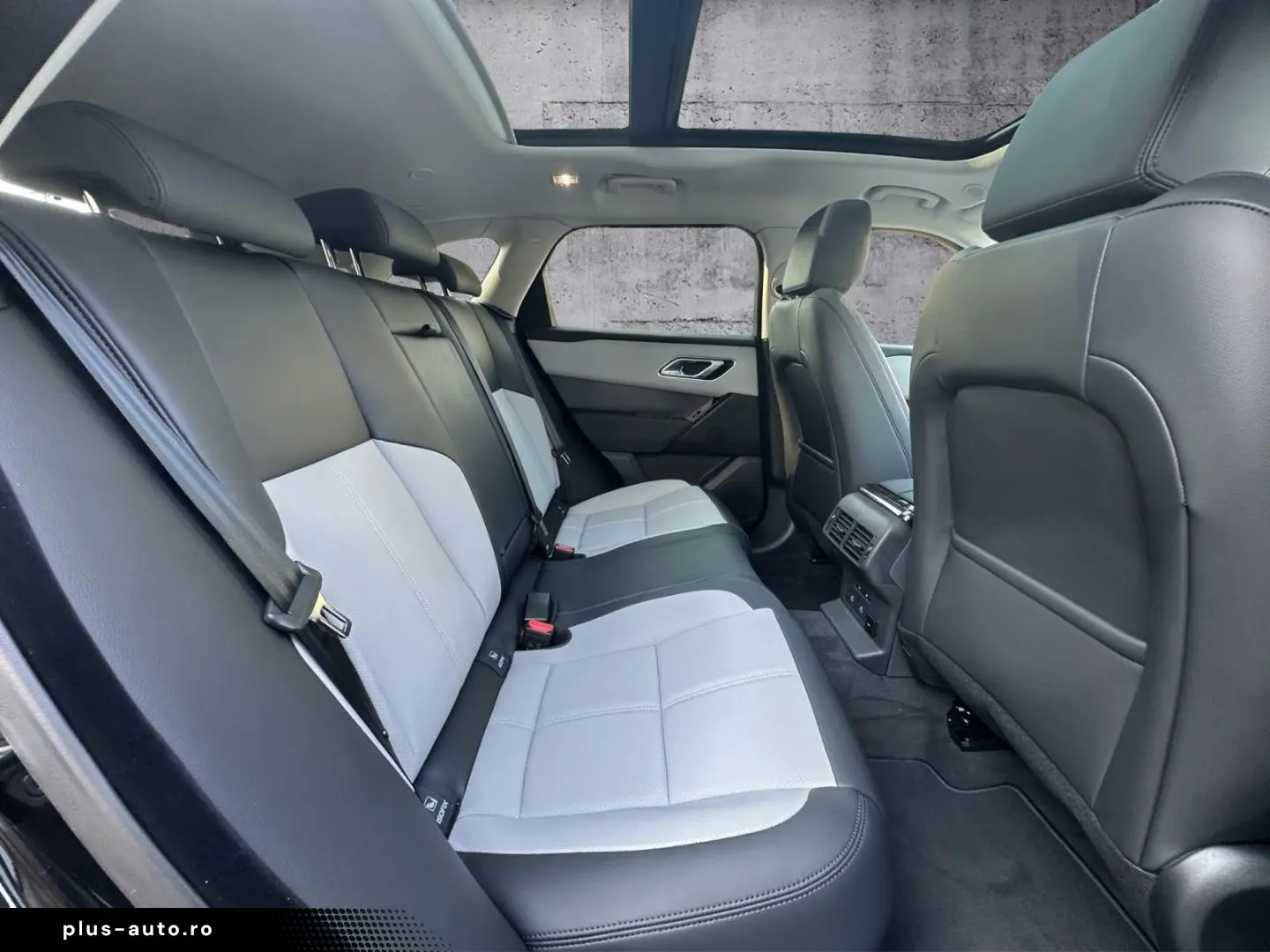 LAND ROVER Range Rover Velar D300 Dynamic SE Pano BlackPack
