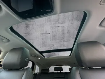 LAND ROVER Range Rover Velar D300 Dynamic SE Pano BlackPack