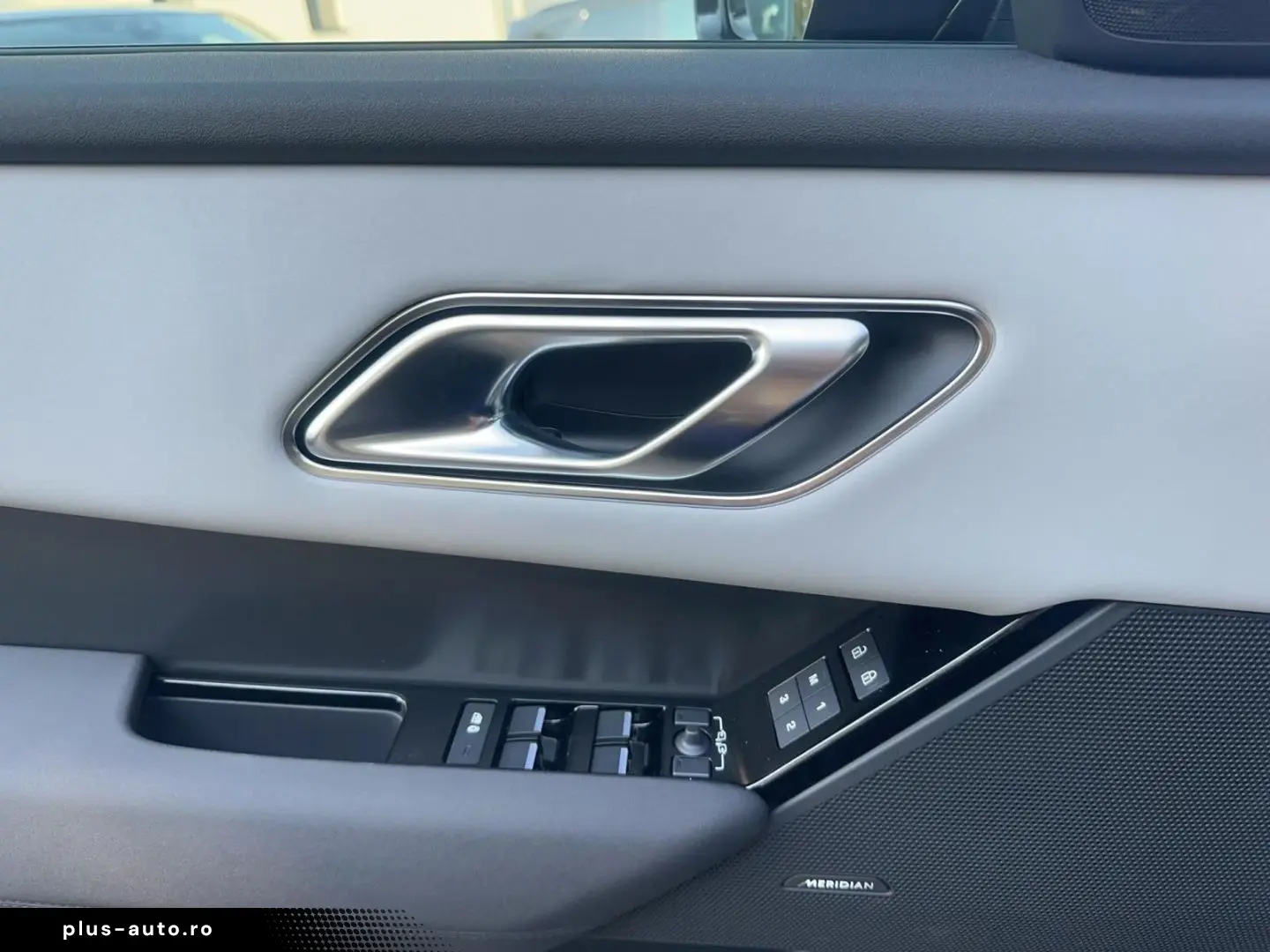 LAND ROVER Range Rover Velar D300 Dynamic SE Pano BlackPack
