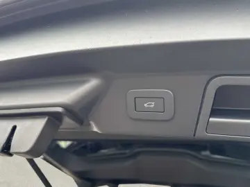 LAND ROVER Range Rover Velar D200 S el.AHK Schiebedach