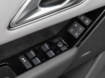 LAND ROVER Range Rover Velar D300 Dynamic HSE