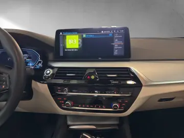 BMW 530E A