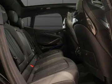 ASTON MARTIN DBX707 Black Interior & Exterior