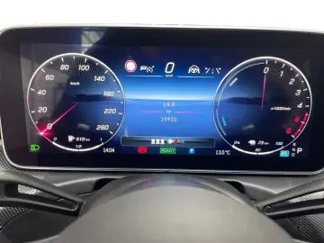 MERCEDES-BENZ C 300 de AMG AMG MBUX Night Fahrassist AHK HUD