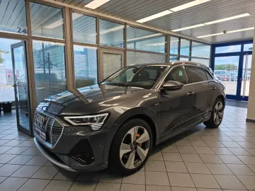 AUDI etron 55 S-Line AHK Pano-Dach Kamera Head-Up