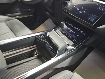 AUDI etron 55 S-Line AHK Pano-Dach Kamera Head-Up
