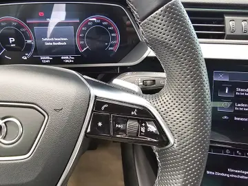AUDI etron 55 S-Line AHK Pano-Dach Kamera Head-Up