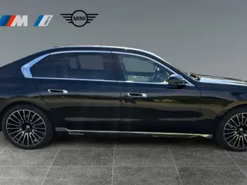BMW 740d xDrive Fond Entertainment 21 Zoll Individua