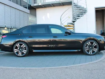 BMW 740d xDrive M Sport PanoSky Multi FondExperience