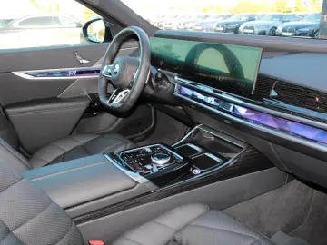BMW 740d xDrive M Sport PanoSky Multi FondExperience