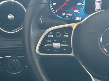 MERCEDES-BENZ GLC 220 d 4Matic Leder R.Cam Navi ACC SHZ LED