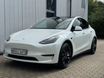 TESLA Model Y Performance AWD  AHK